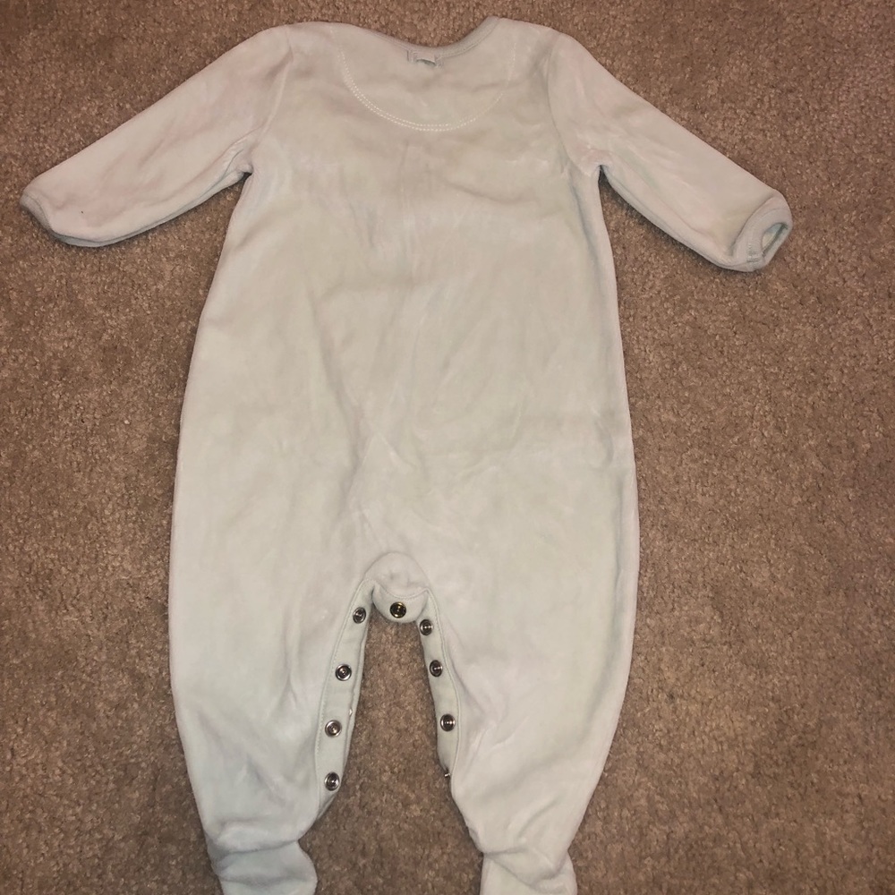 SALE 3for15! Baby Gap Light Green Long Sleeve Onesie Bodysuit - Picture 2 of 2